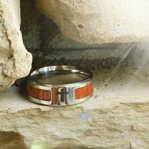 Kyle Titanium Ring w/ Wood Inlay & Christian Cross - Picture 3 of 8